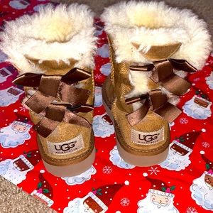 UGG toddler (6) boots. Chestnut. Gently used